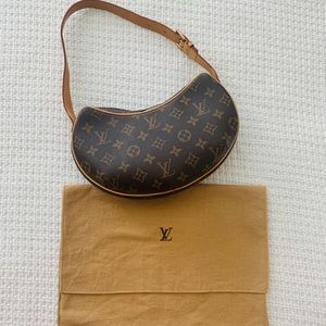 Louis Vuitton Croissant PM